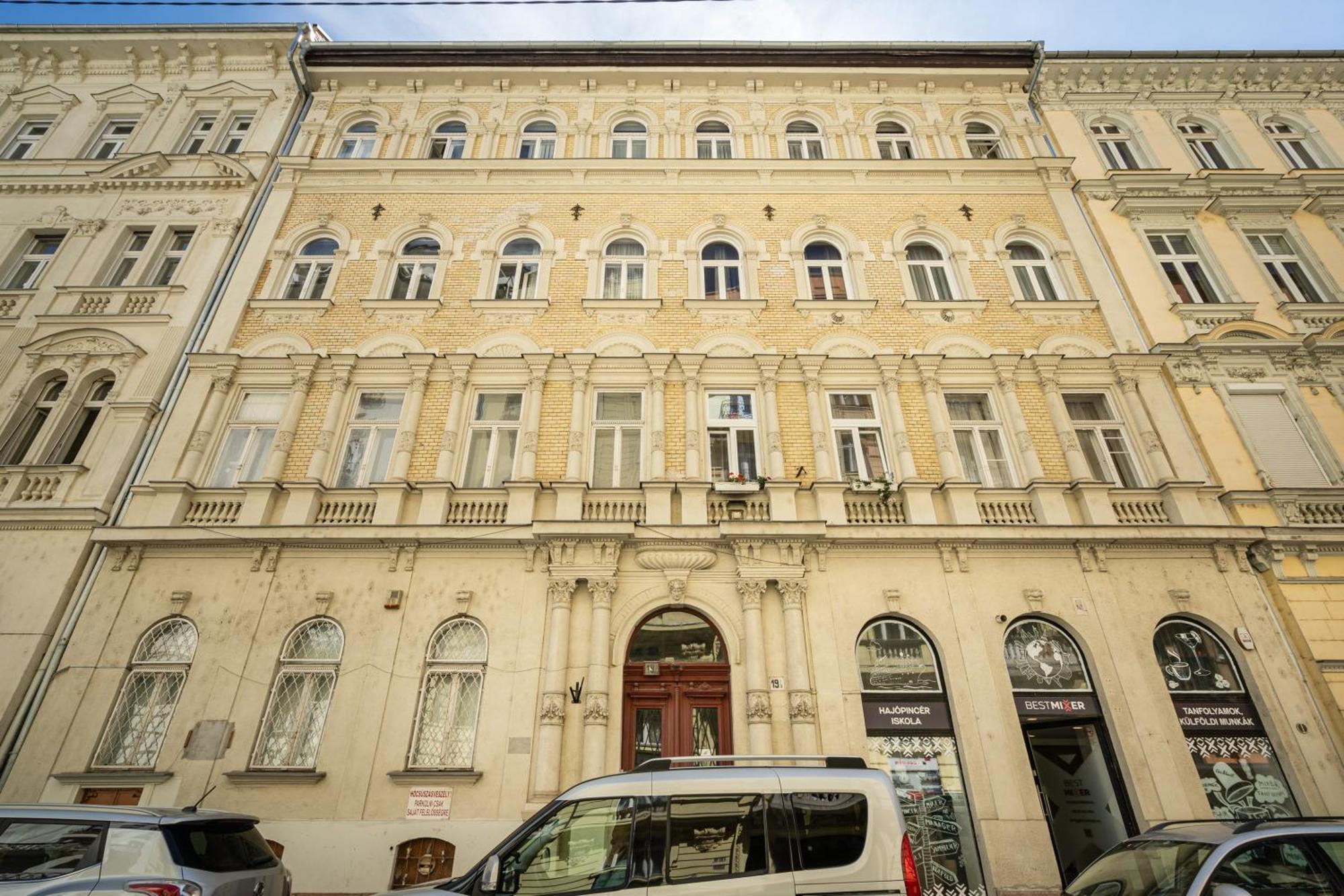 Cosmopolitan Studio - Chic Getaway In A Fancy Neighbourhood Budapeste Exterior foto